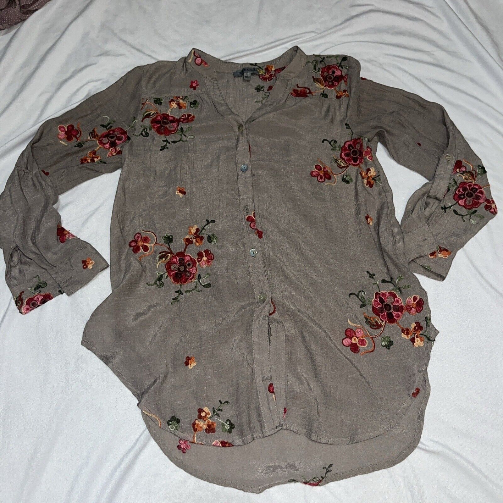 Fig  Flower Top Blouse S Small Taupe Embroidered Floral Roll Tab Sleeve 3a